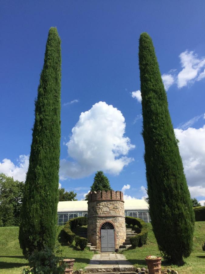 Castello Di Cernusco Lombardone Panzió Kültér fotó