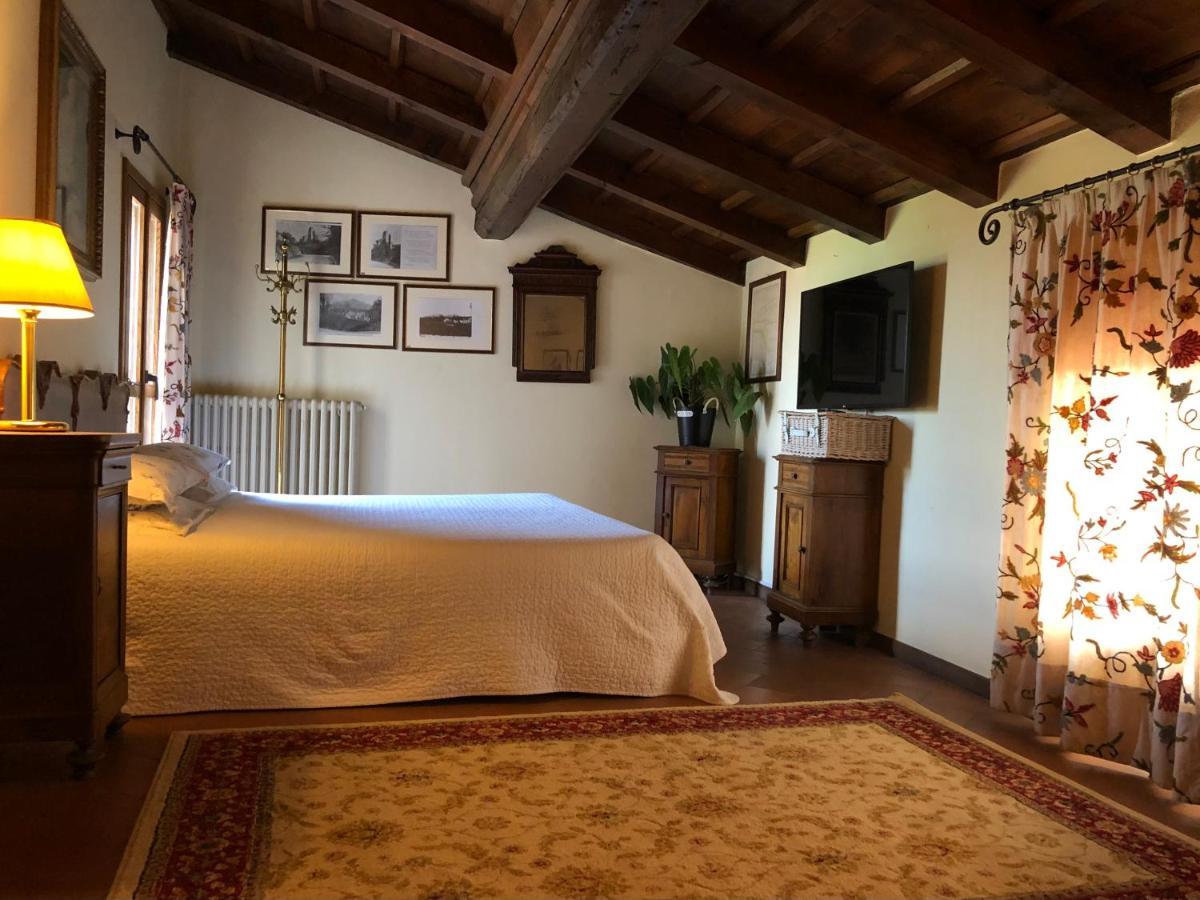 Castello Di Cernusco Lombardone Panzió Kültér fotó