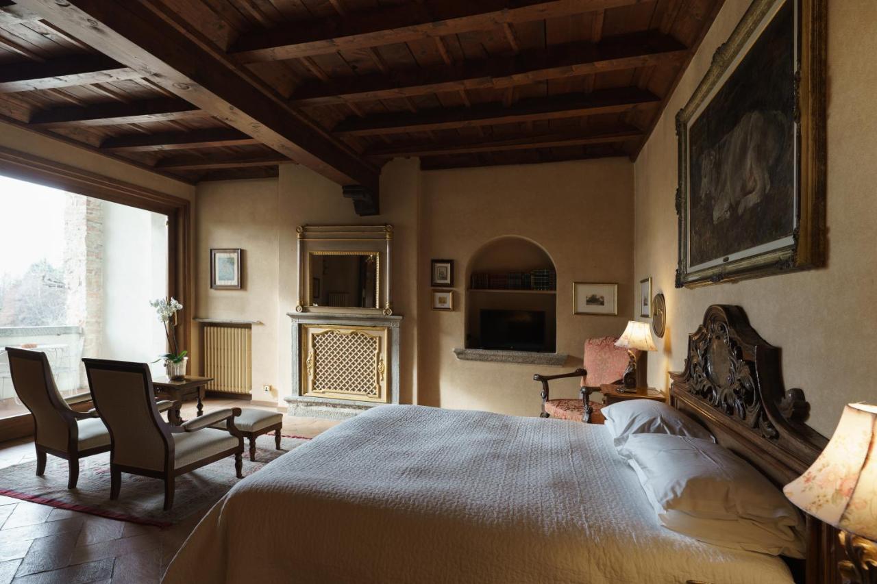 Castello Di Cernusco Lombardone Panzió Kültér fotó