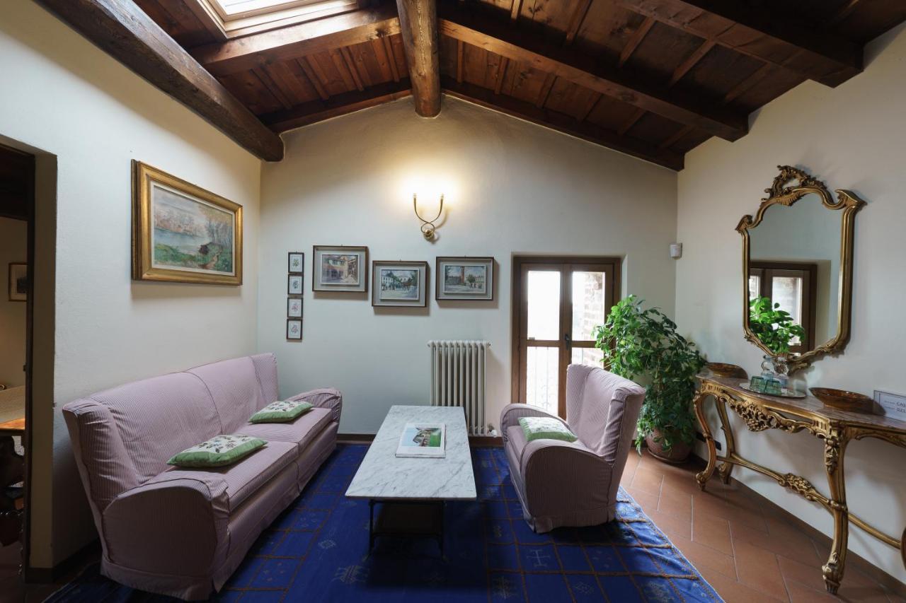 Castello Di Cernusco Lombardone Panzió Kültér fotó