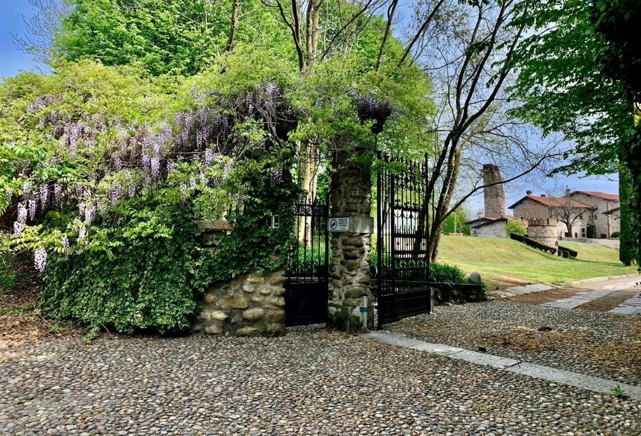 Castello Di Cernusco Lombardone Panzió Kültér fotó
